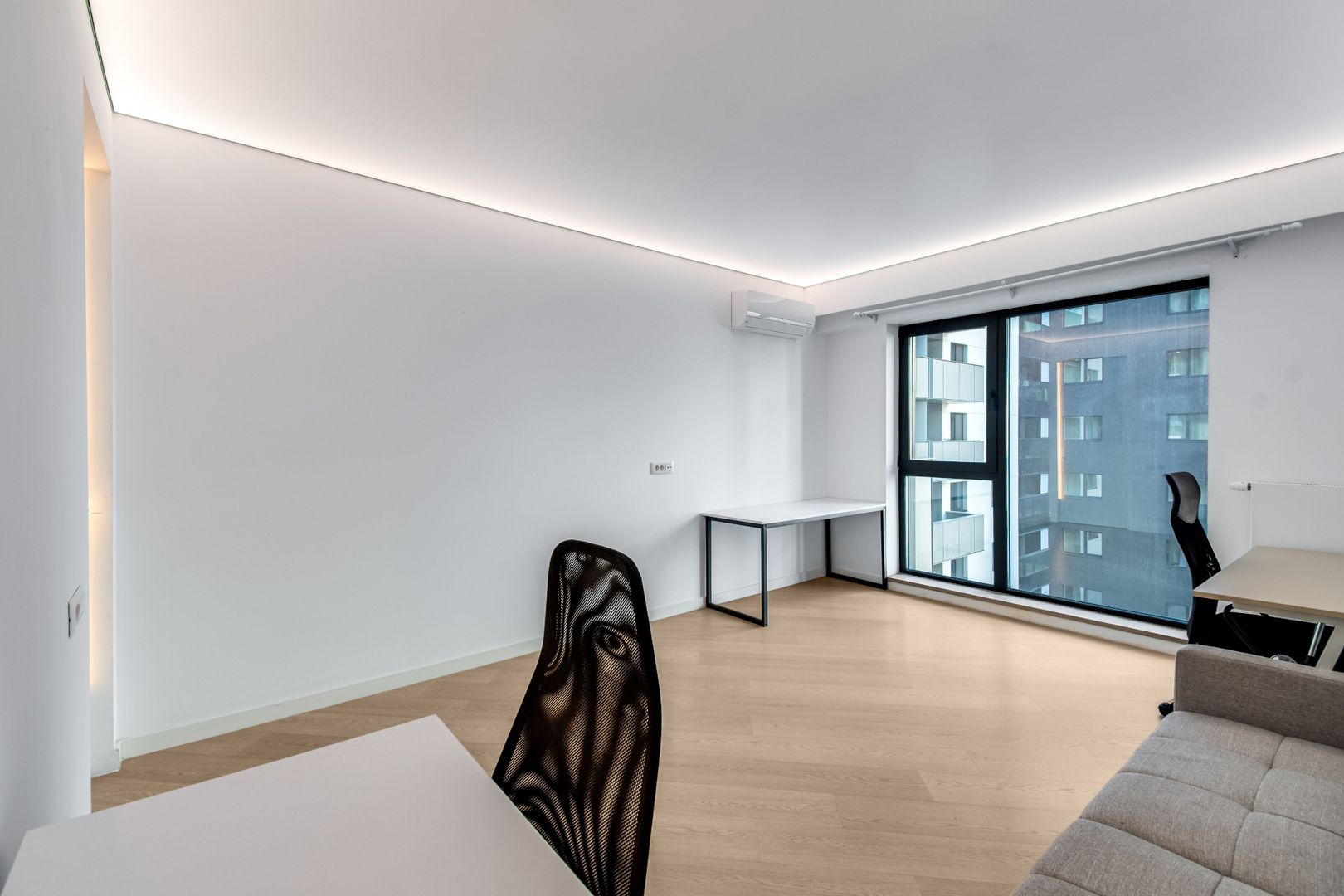 Cortina North || Studio || Finisaje de lux || Birou || Comision 0% - Poză 1