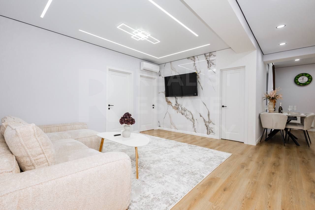 Vânzare, apartament, 2 camere + living, strada Alba Iulia, Buiucani - Poză 3