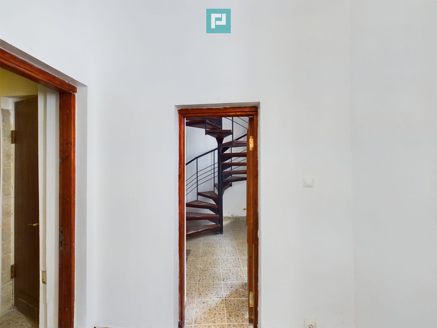 Casa individuala la 6 minute  de Piata Unirii - Poză 4