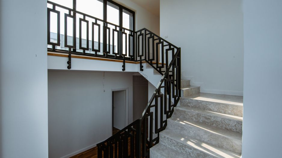 VILA SUPERBĂ CU 4 DORMITOAARE ȘI PISCINA LA INCHIRIERE - Poză 32