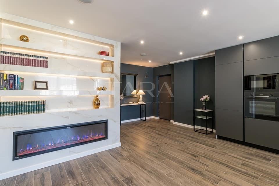 Apartament modern cu 3 camere,  balcon de 10mp și 2 locuri de parcare. - Poză 2