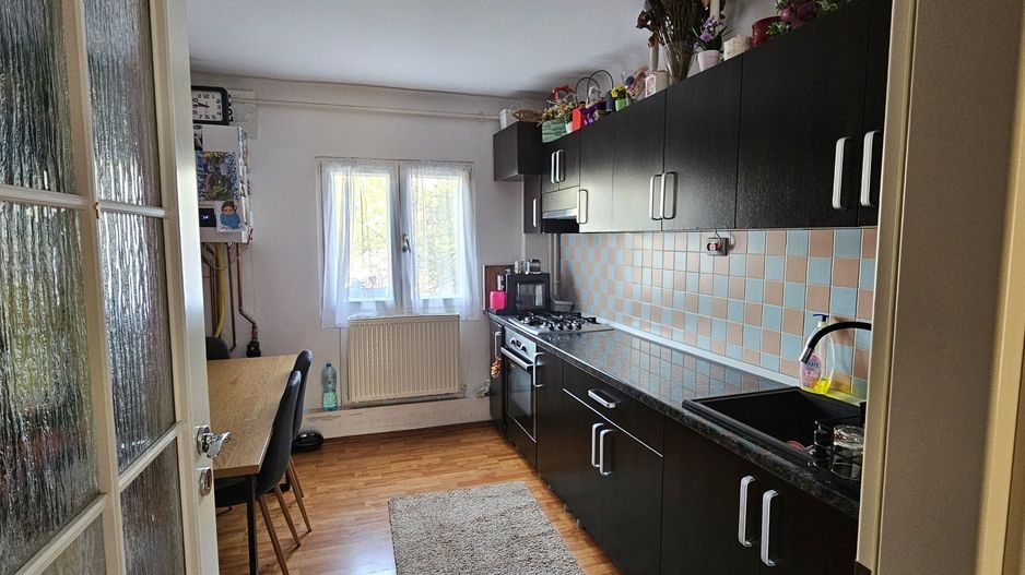 Apartament 4 camere decomandat- Cornitoiu, Unitatea Militara - Poză 3