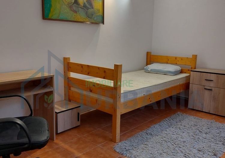 Cameră cu baie proprie, vilă, Centru - UMF N.Leon, doar pentru fete - Poză 1