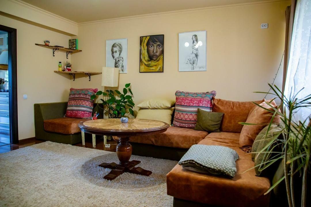 Casă complet mobilată P+1+M - Curte şi loc de parcare- - Poză 3