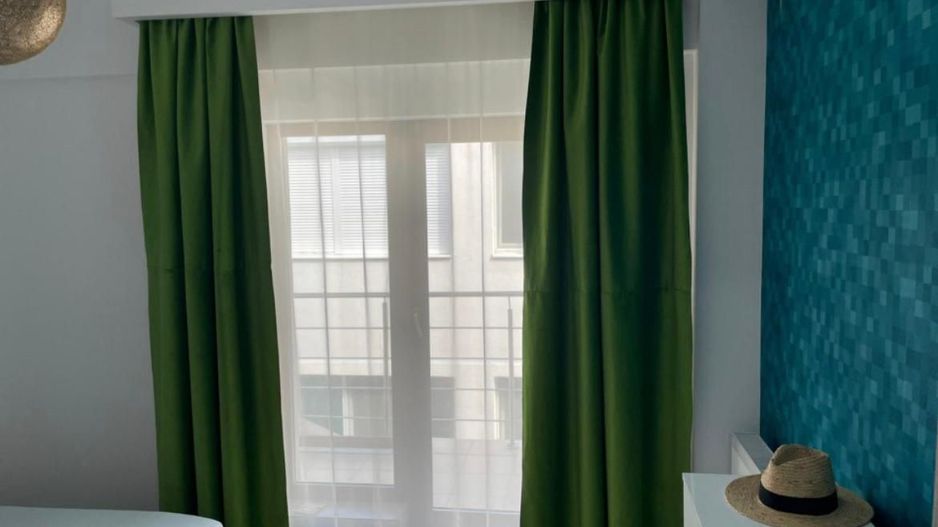 Apartament 2 cam. de vanzare 61mp + terasa 15 mp la 30 m de plaja - Mamaia Nord - Poză 2