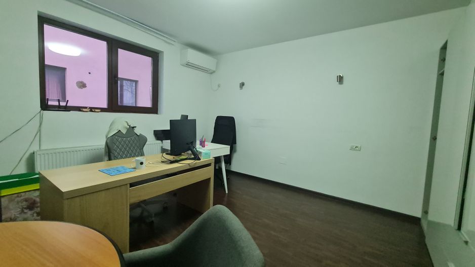 Vila spatioasa zona Megaimage  Tunari - Poză 5