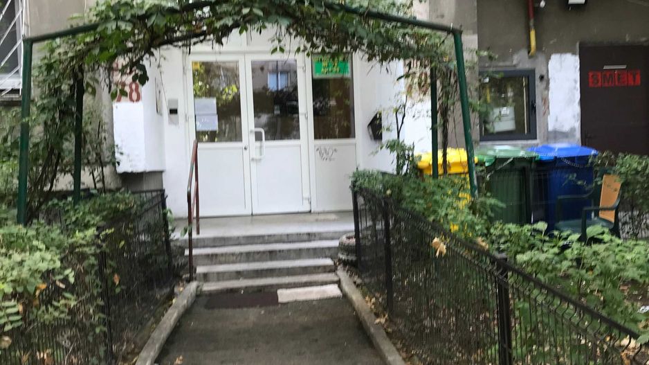 particular  vand garsoniera zona tineretului sector 4 - Poză 1