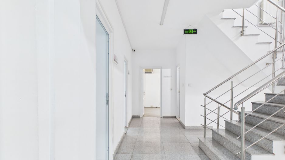 Clădire de 560 mp utili ~20 încăperi | Configurație medicală - Poză 17