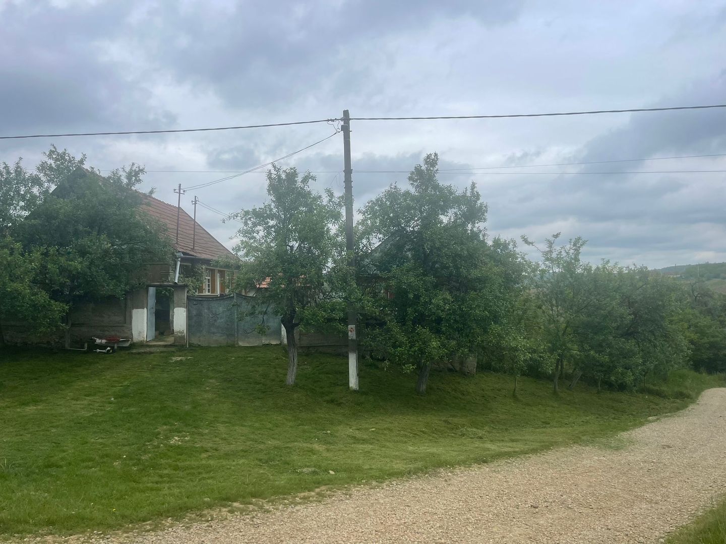 De vânzare | Casă tradițională pe deal + teren 2.470 mp | Sat Burzuc | - Poză 5