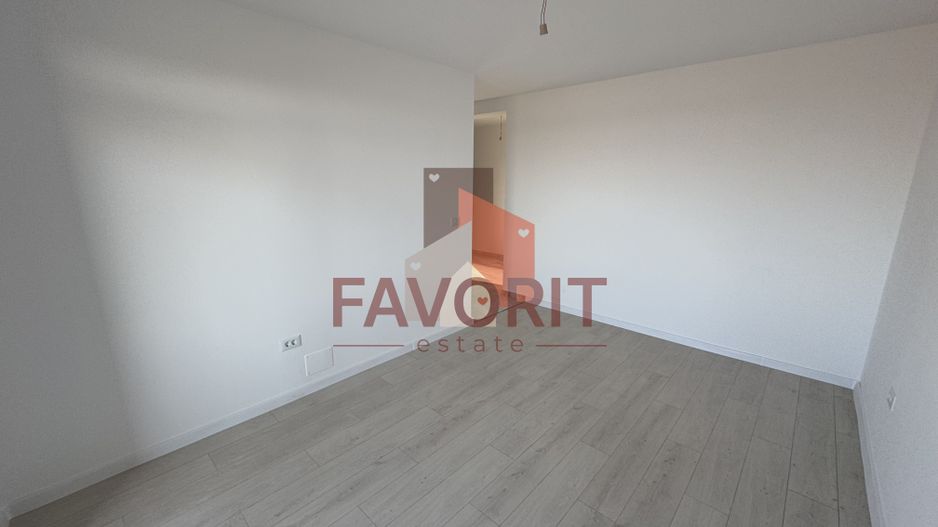 Etaj 1. Decomandat. Disponibil imediat. Loc de parcare - Poză 4