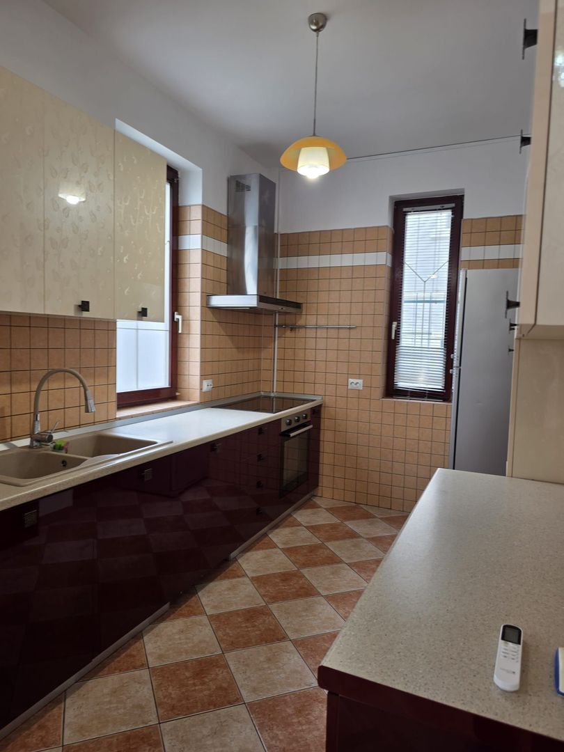 Vila de inchiriat - Poză 19