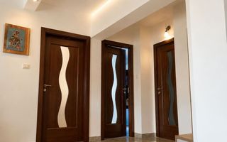 Apartament 4 camere -  semidecomandat  recompartimentat Zona Frumoasa - Poză 4
