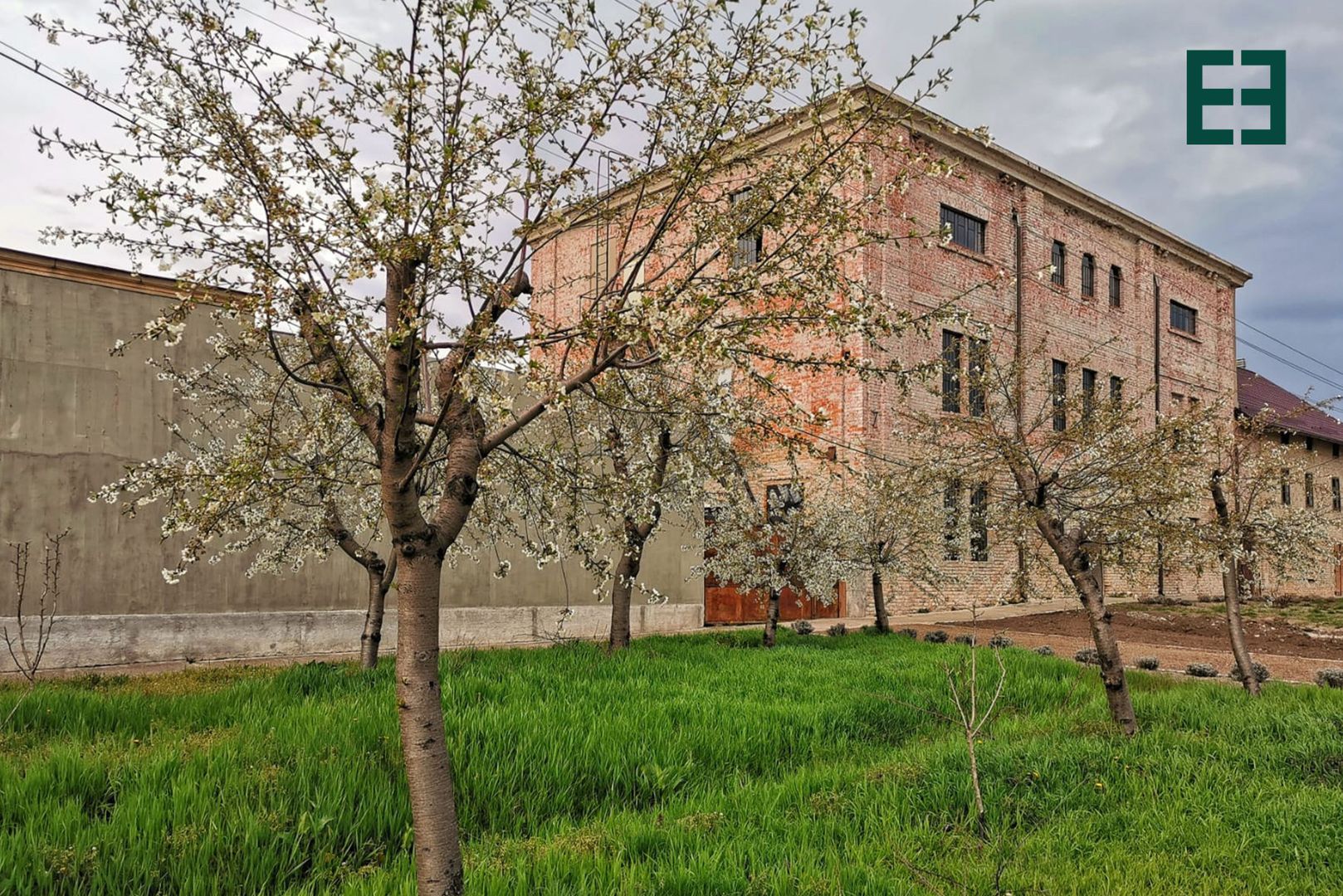 DE ÎNCHIRIAT - Spațiu comercial cu destinații multiple - Nădlac - Poză 1