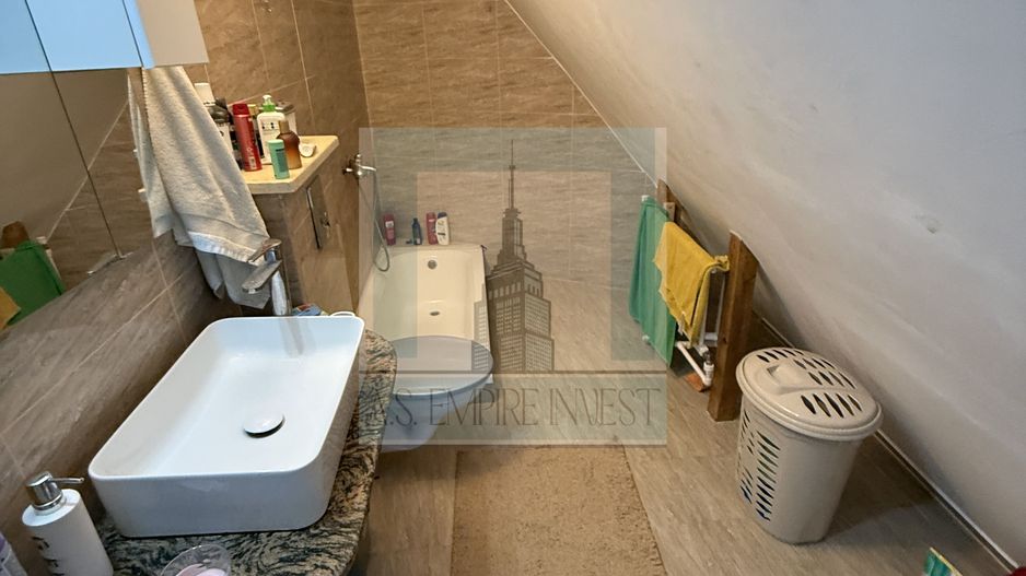 Casa 10 camere, 5 bai, 380 mp teren - zona Astra - Poză 15