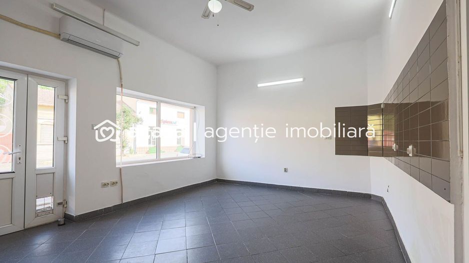 Locație excelentă: Spațiu comercial  Reprezentanță sau Închiriere. - Poză 3