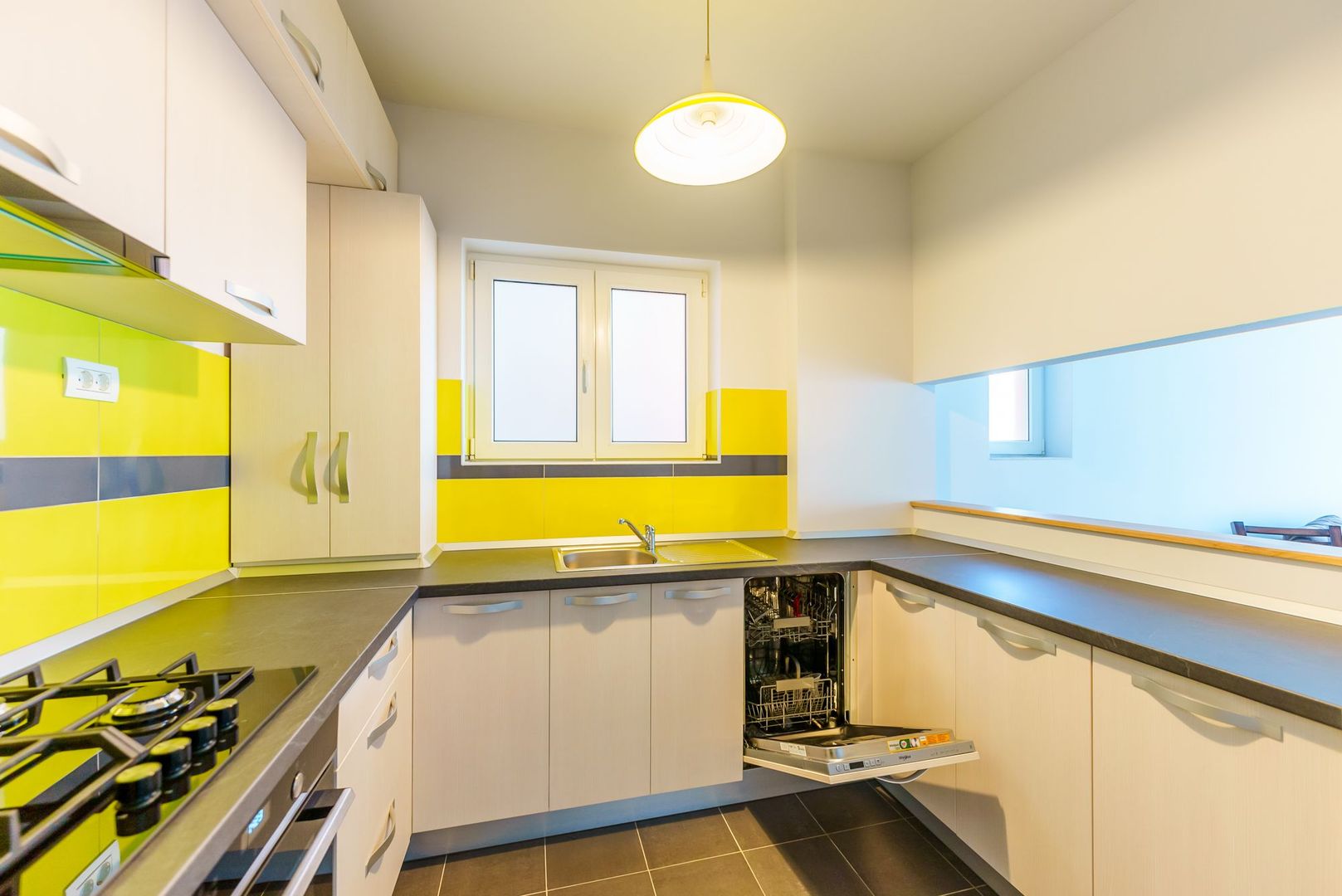 De închiriat apartament 2 cam deluxe în Subcetate - Poză 10