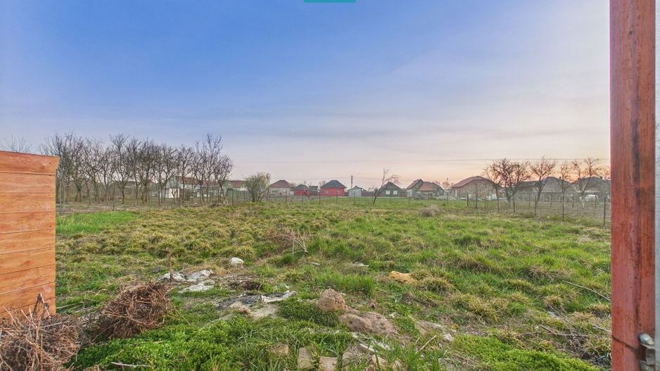 Casă cu 4 camere și 700 mp teren în Cermei - Poză 10