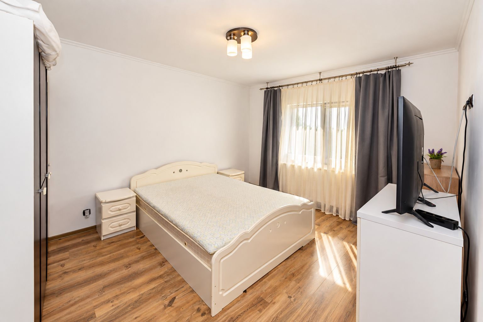 Apartament 2 camere de vanzare, 67mp mobilat, parcare, bloc cu 6 ap. - Poză 9