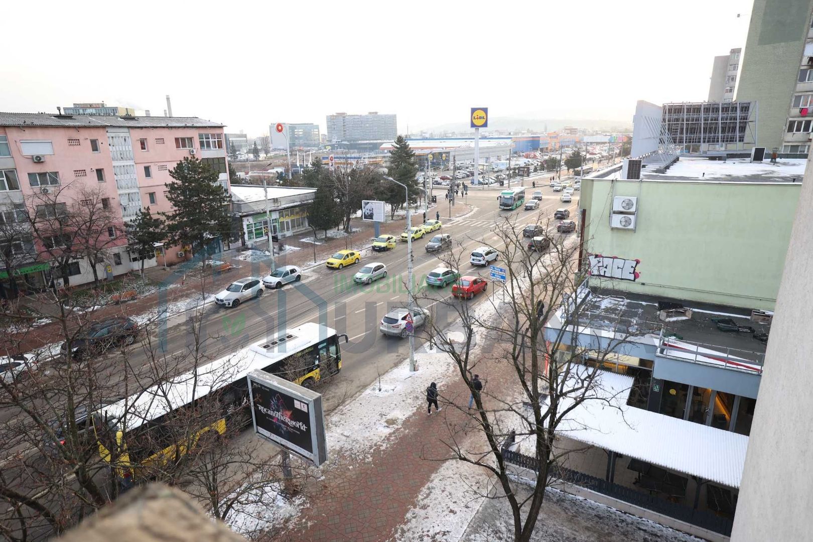 Închiriez apartament cu 2 camere PODU ROȘ - Poză 8