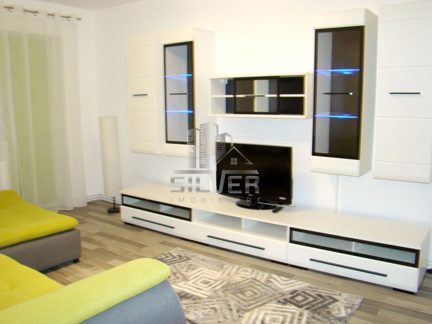 Apartament cu 3 camere dec/65 mp/Parcare/zona Strazii Padin. - Poză 1