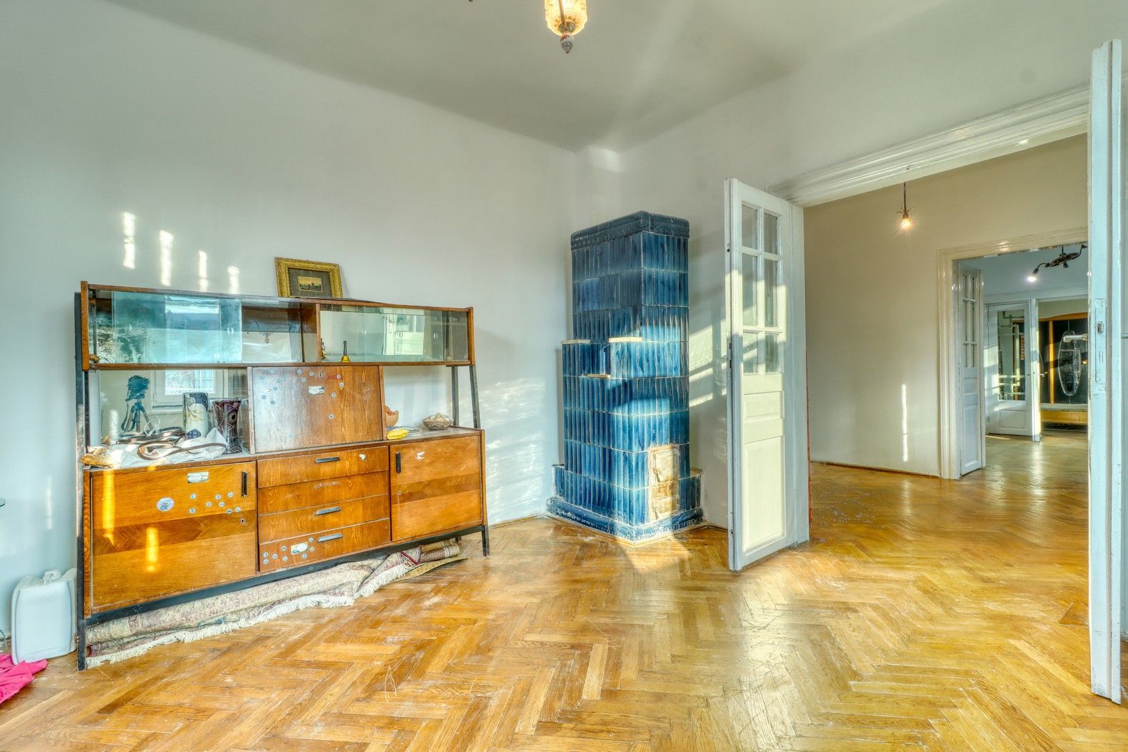 Centru- Casă boierească individuală- 5 camere si  451 mp teren - Poză 18