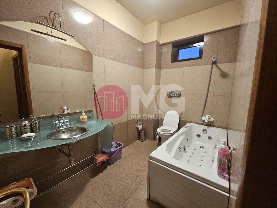 Casă Impresionantă de Vânzare Vitan ideal pentru Locuință sau Business - Poză 11