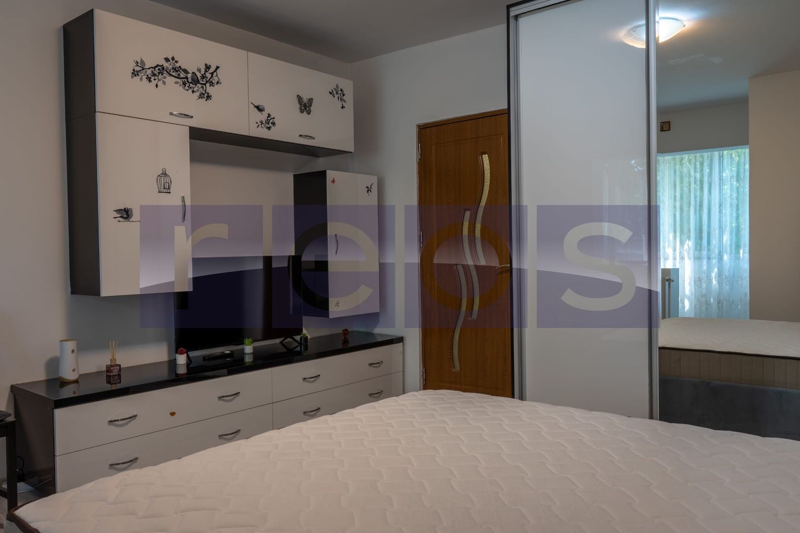 VÂNZARE GARSONIERĂ | ZONA TITAN | MOBILATA ȘI UTILATA - Poză 3