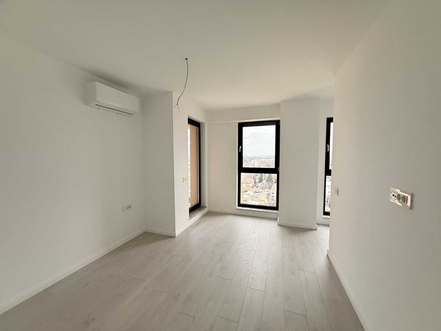 3 camere Parcul Carol 75 mp - Poză 6