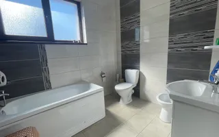 Casa cu teren generos de 750 mp, P+1E in zona Mehala - Poză 24