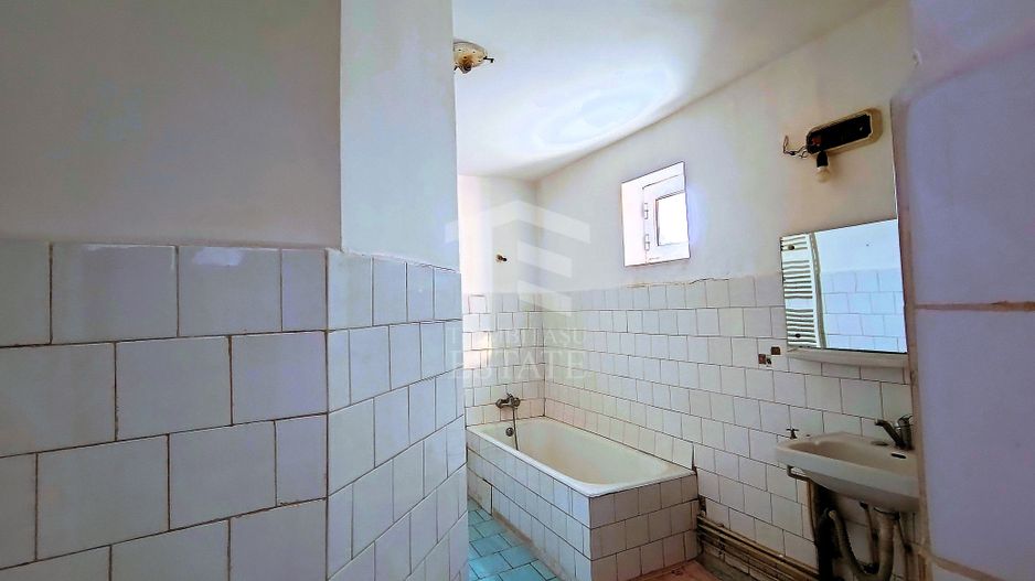 Medgidia | Casa P+1 | 5 camere spațioase, balcon, terasă și garaj - Poză 6