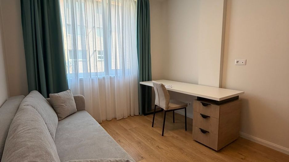 Apartament 3 camere, 2 bai, balcon, etaj intermediar, parcare - Poză 10