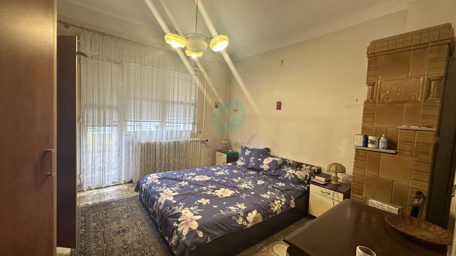 VILA cu 2 apartamente in apropiere de Piata Alba Iulia - Poză 7