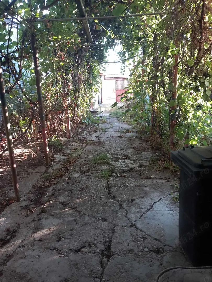 De vanzare casa 6 camere + curte, Rahova/Sos. Alexandriei - Poză 1