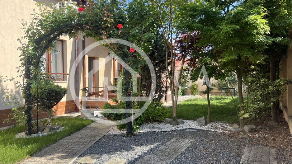 Casa cu 5 camere de vânzare in zona Centrala, Oradea - Poză 1