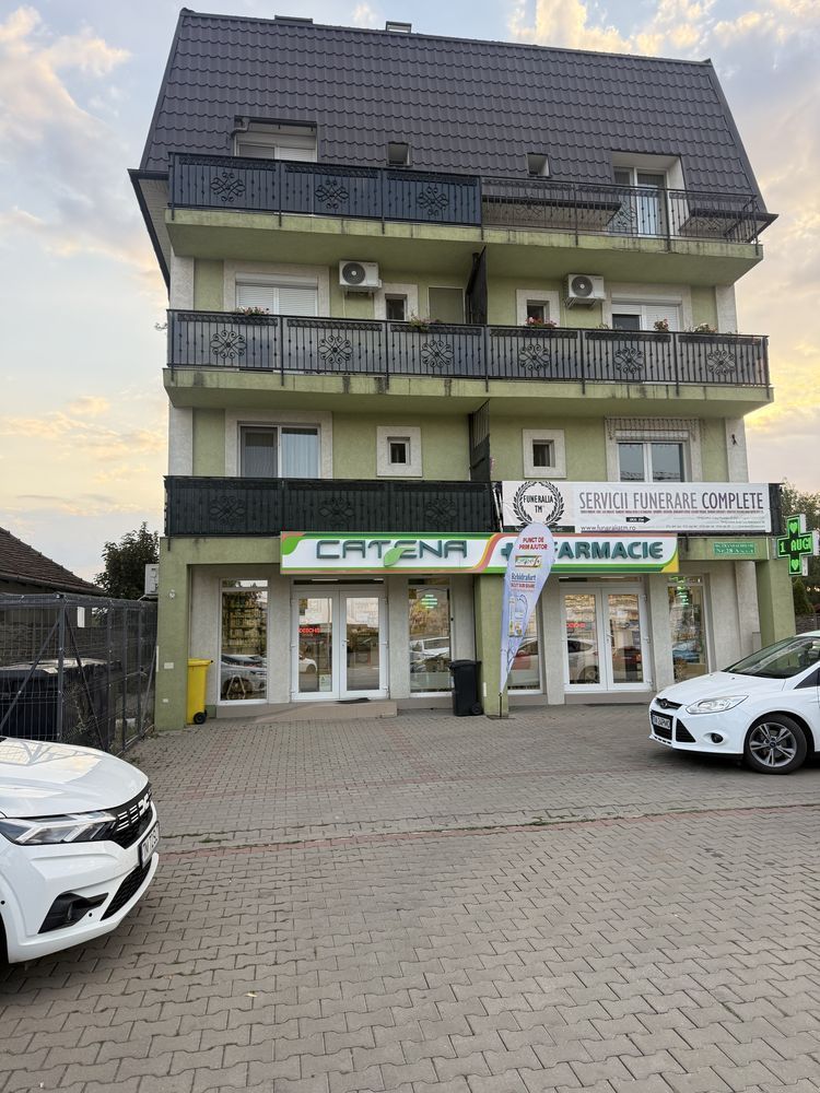 Apartament giroc central loc de parcare - Poză 1