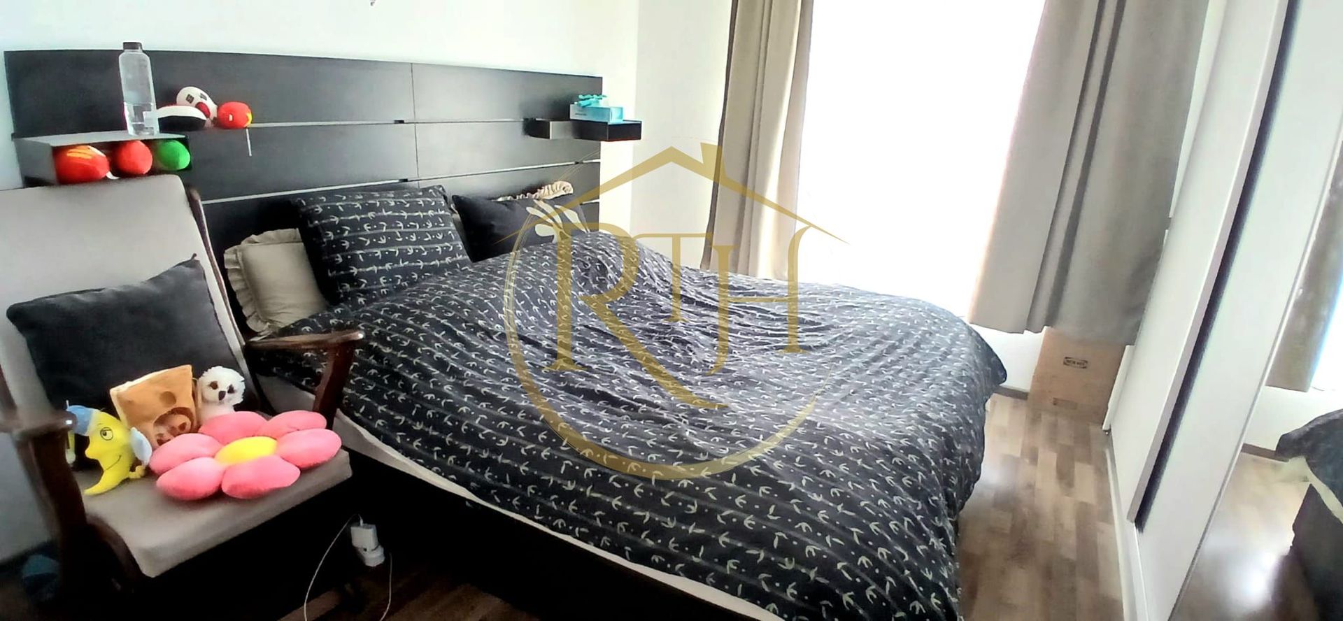 Oferim spre vânzare un apartament deosebit cu 3 camere, în zona Buziașului! - Poză 14