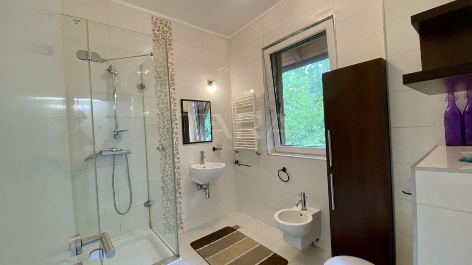 Oportunitate excelentă! Apartament in vilă, 5 camere. - Poză 12