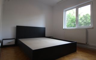 Apartament spatios, 3 camere, centrala proprie - Poză 9