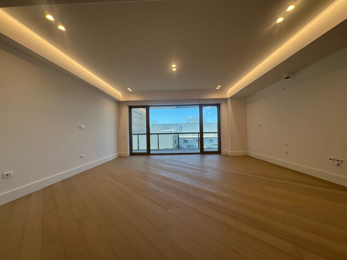 3 CAMERE || CORTINA 126 || EROUIANCU NICOLAE - Poză 2