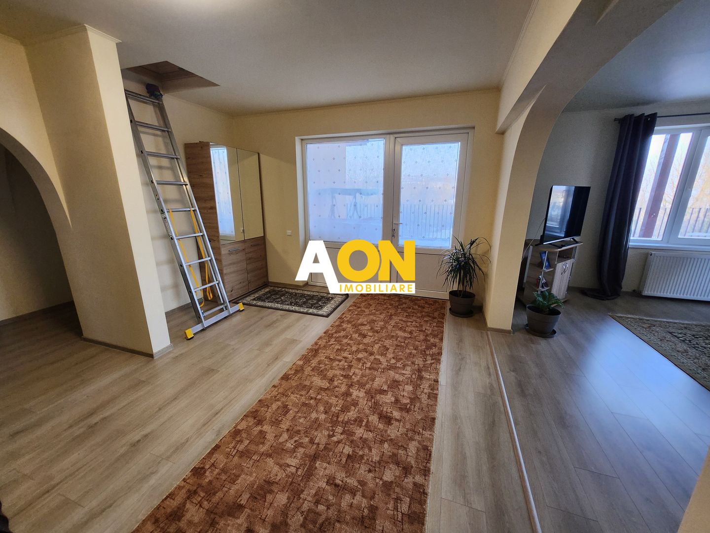 De vanzare casa 6 camere 8142 mp teren in Oarda de Sus - Poză 9