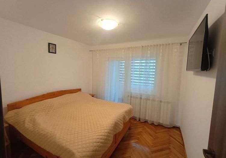Vând  apartament 3 camere - Poză 3