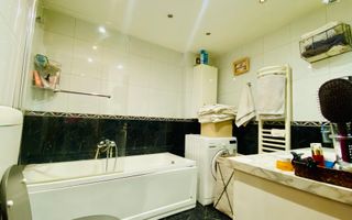 Casa cocheta cu o mica curte - Poză 11