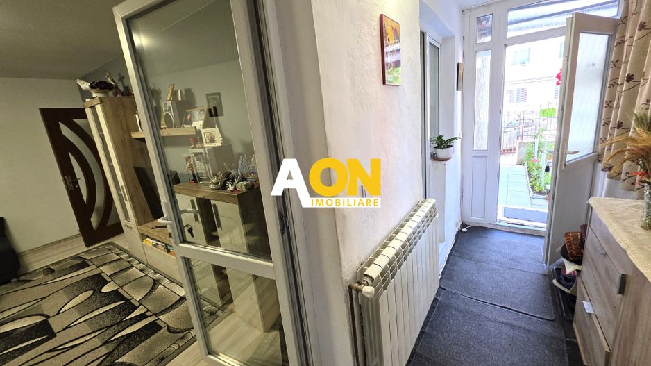 Apartament cu 3 camere, parter, boxă, acces curte, Cetate, zona Closca - Poză 2