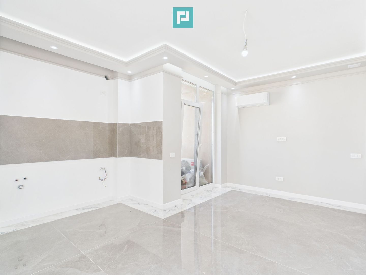 Apartament trei camere Torontalului - Poză 2