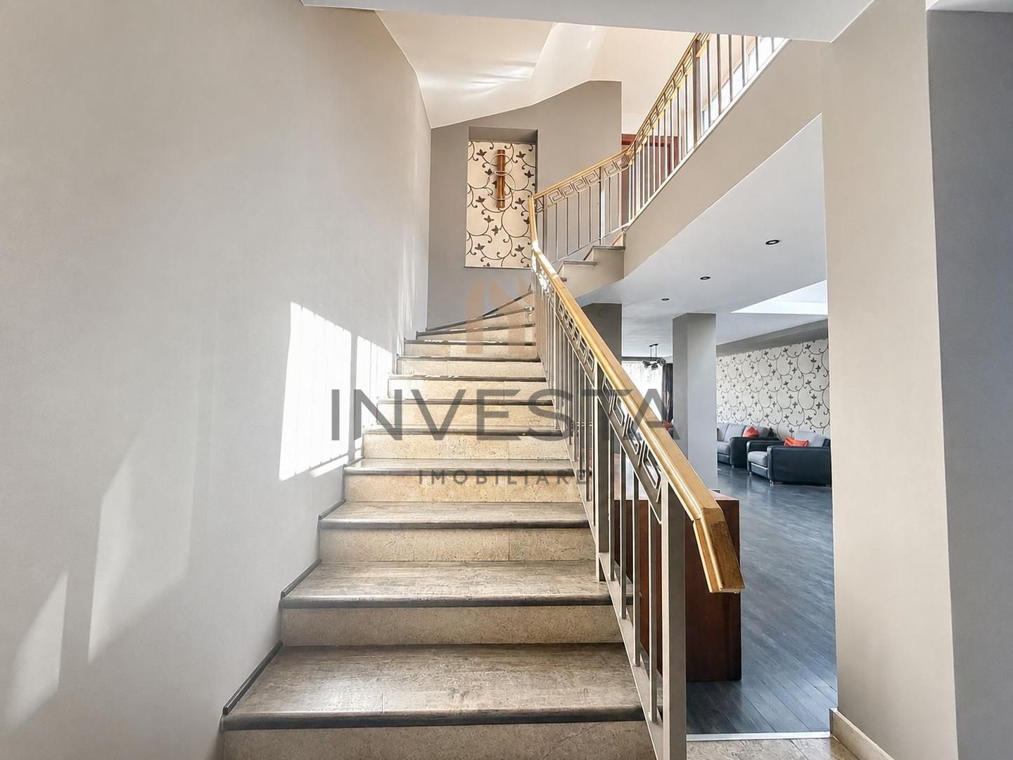 Casa de 360 mp cu sauna si garaj dublu de inchiriat in zona Buna Ziua - Poză 10