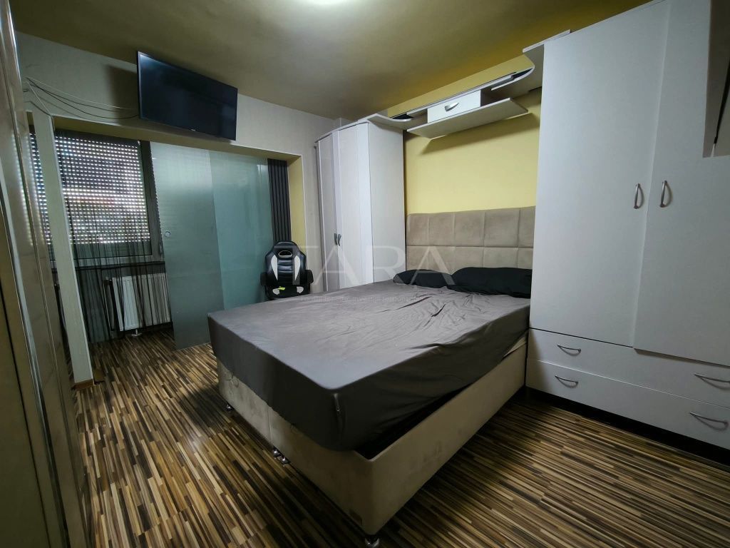 Apartament cu 3 camere, etaj intermediar, parcare inclusă. - Poză 2