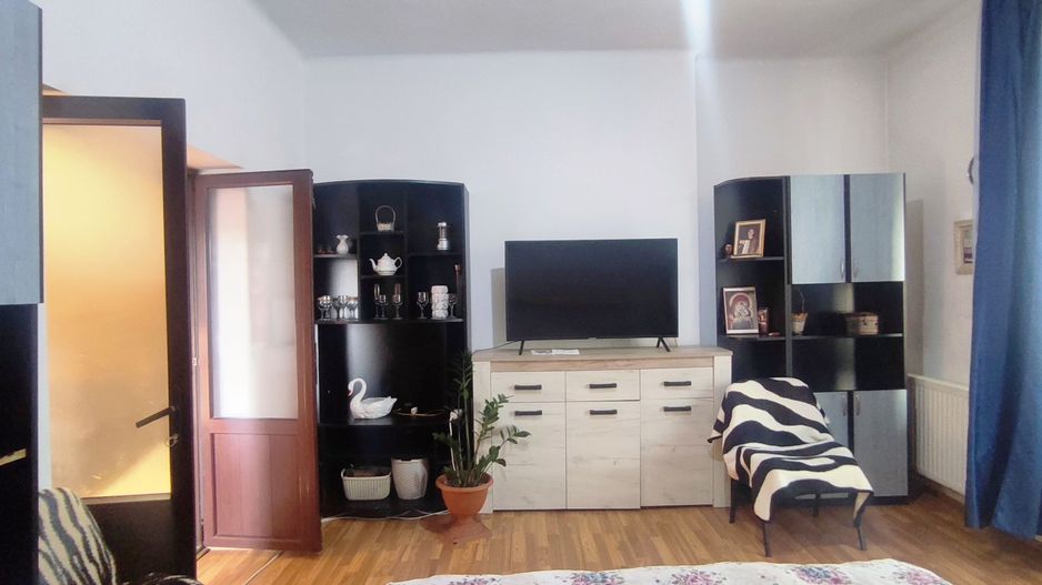 Apartament cu 3 camere in Craiter - Poză 1