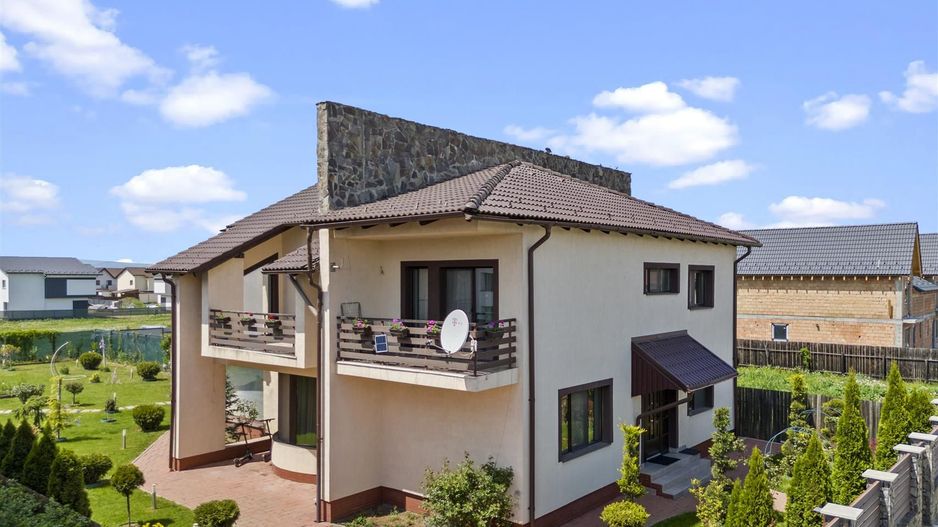 Comision 0% Vila superba in Sanpetru  5 camere si teren de 1644 mp - Poză 1
