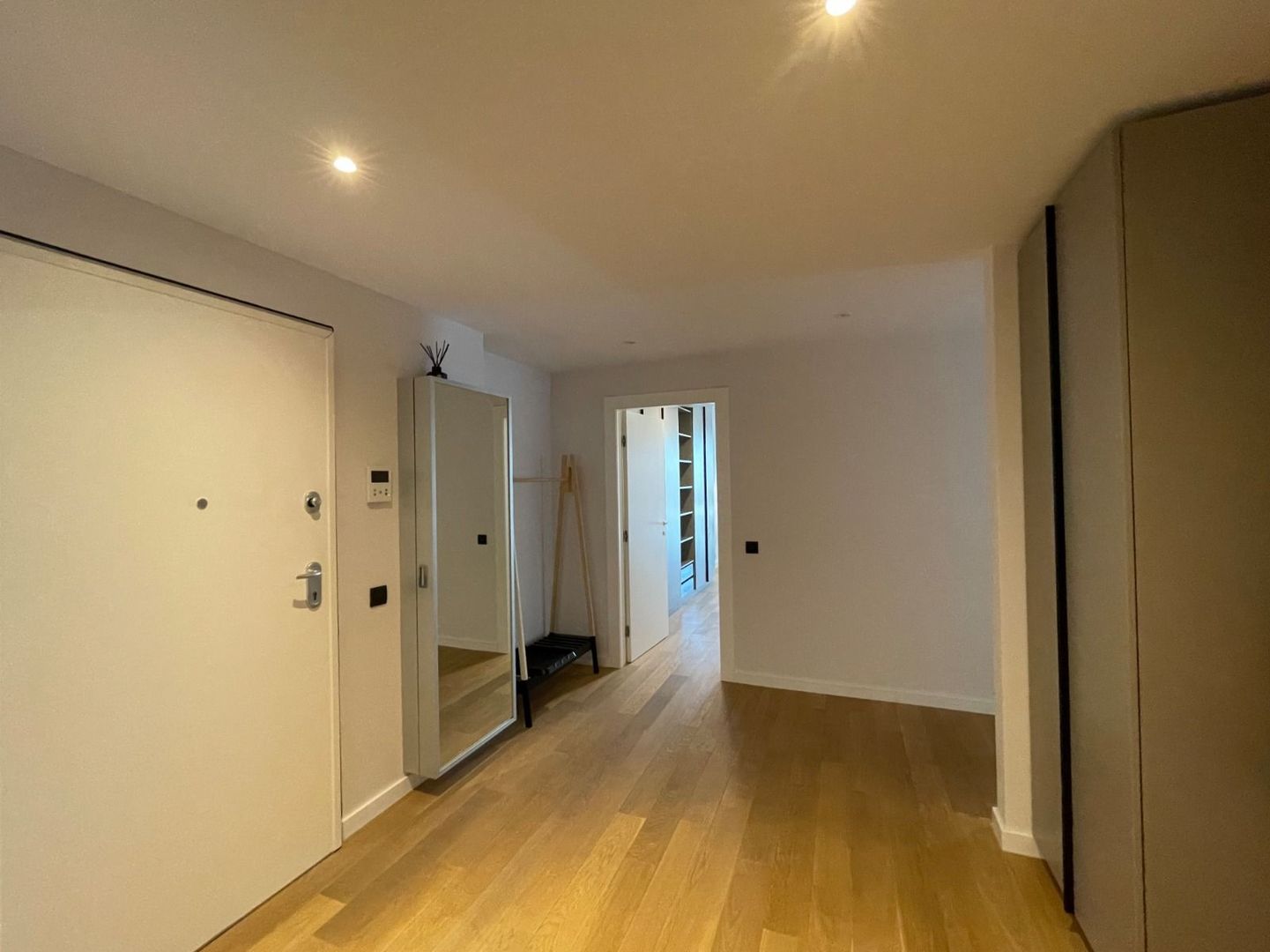 Apartament 3 camere | One Herăstrău Towers | Terasă 16 mp cu priveliște deosebia - Poză 5