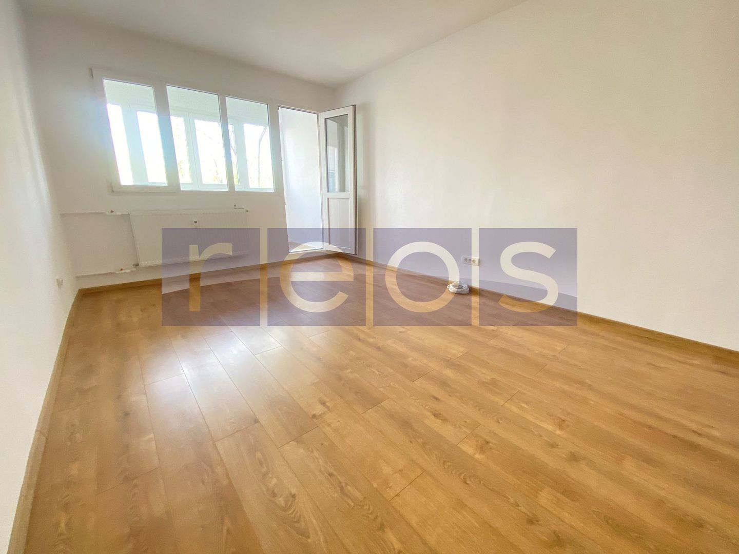 Apartament 2 camere I Renovat complet I Metrou 3 minute - Poză 2